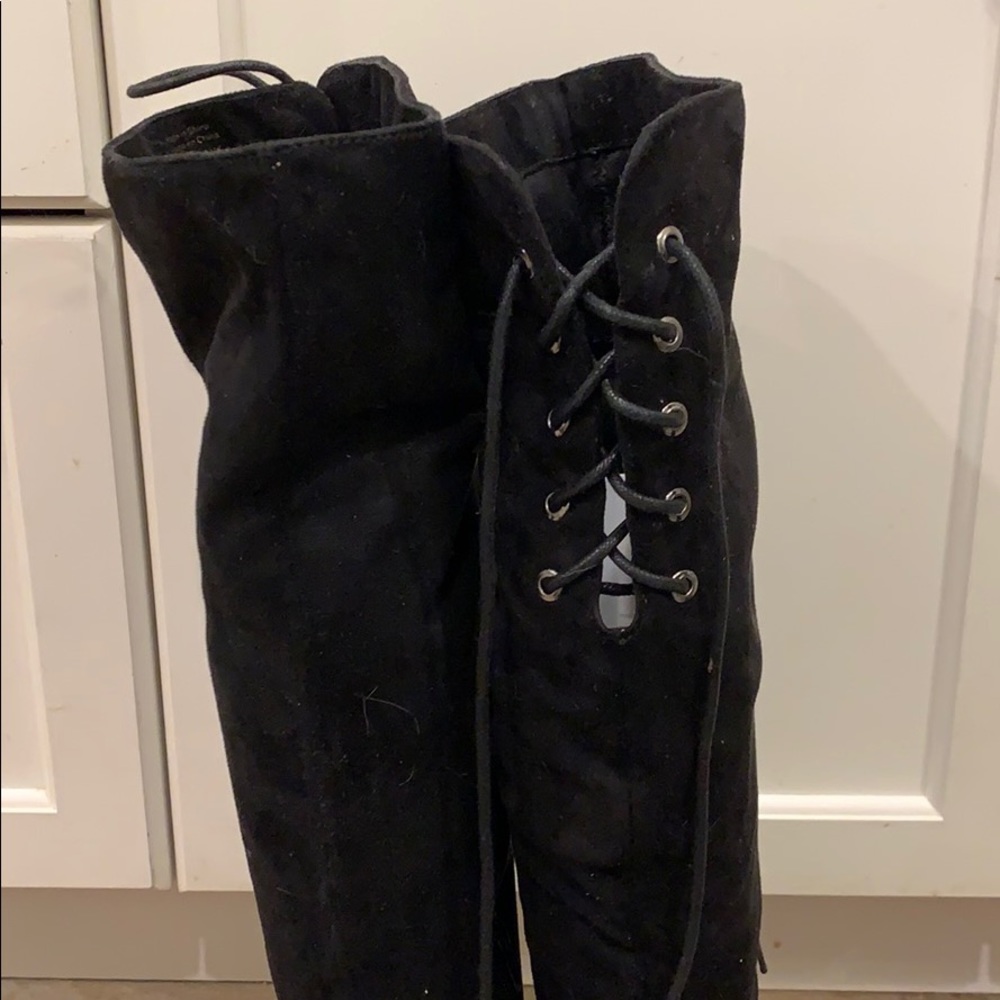 Boots - Picture 2 of 5